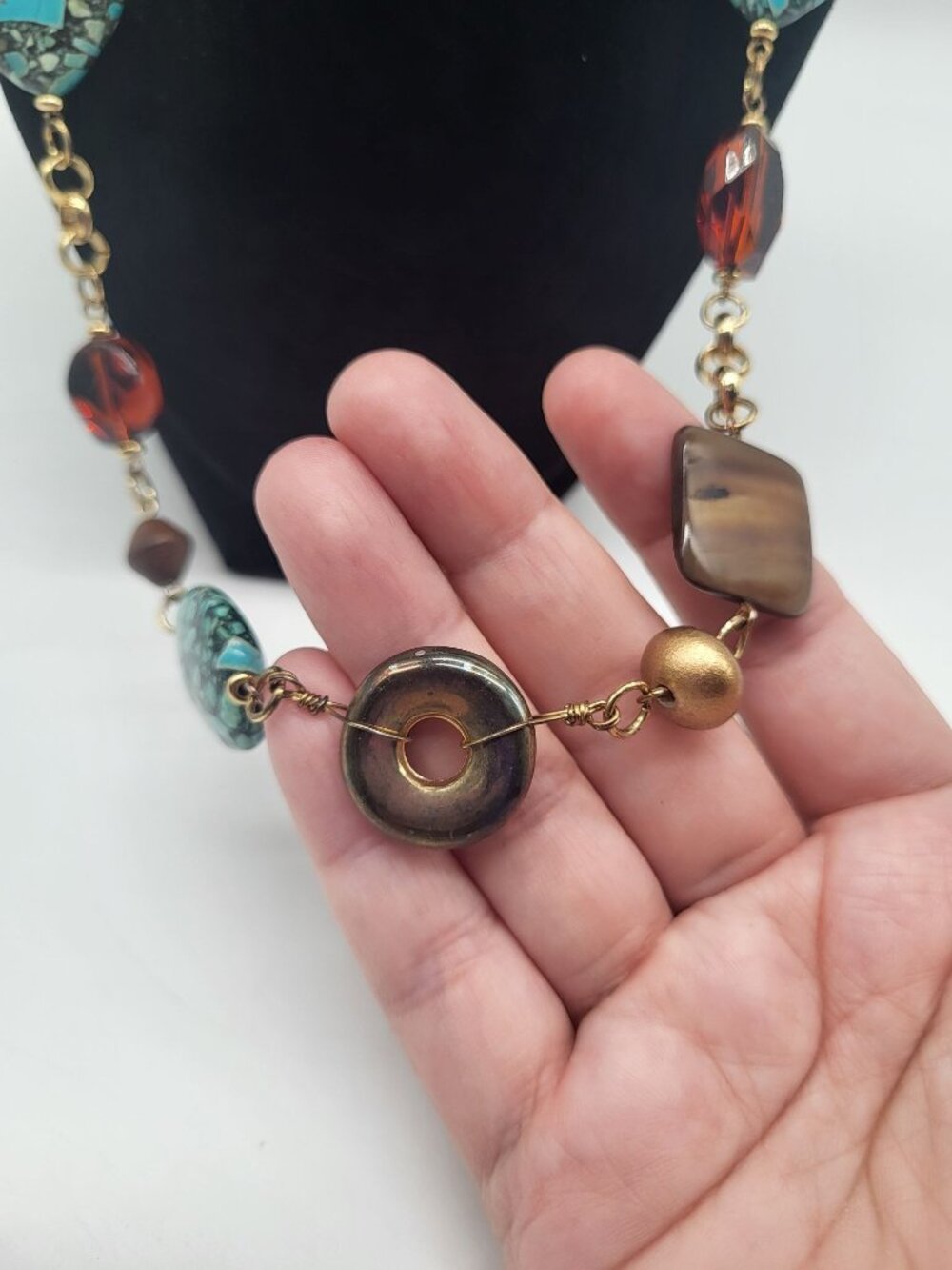 Premier Designs Jewelry Canyon Retired Turquoise Shells Glass Gold Tone Necklace - Picture 2 of 8